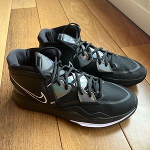 NWOB Nike Kyrie Infinity 8 Black Metallic Silver Sneakers Size 12